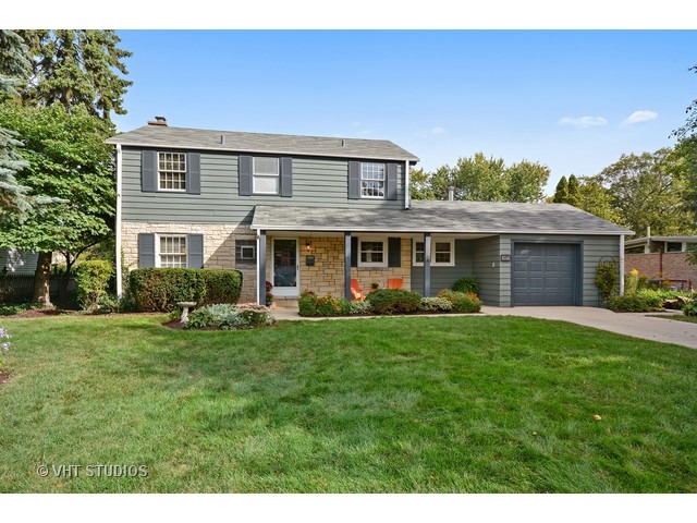 905 E Willow Ave, Wheaton, IL 60187 photo 1