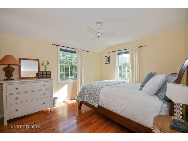 905 E Willow Ave, Wheaton, IL 60187 photo 12
