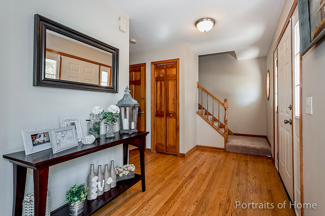 791 Clarendon Ln, Aurora, IL 60504 photo 2