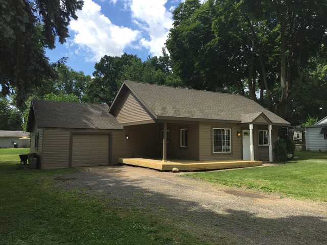 3003 Victoria Ave, Mchenry, IL 60050 photo 2