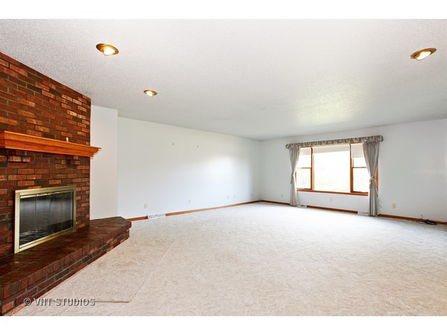 14151 Ashley Rd, Minooka, IL 60447 photo 2