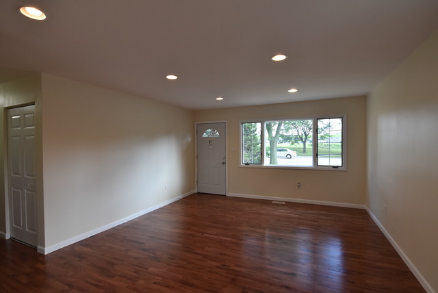 340 S Hale St, Addison, IL 60101 photo 6