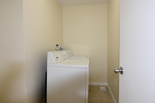 340 S Hale St, Addison, IL 60101 photo 8