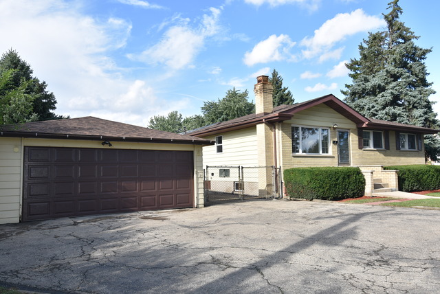 340 S Hale St, Addison, IL 60101 photo 1