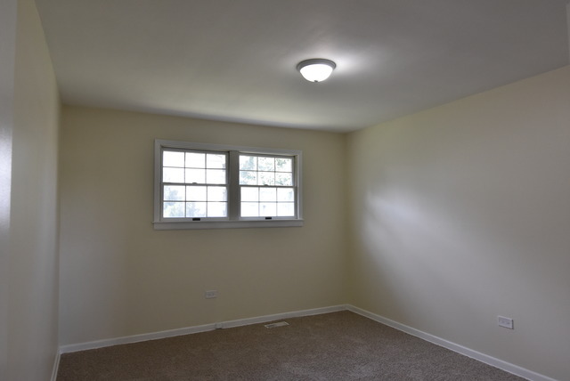 340 S Hale St, Addison, IL 60101 photo 10