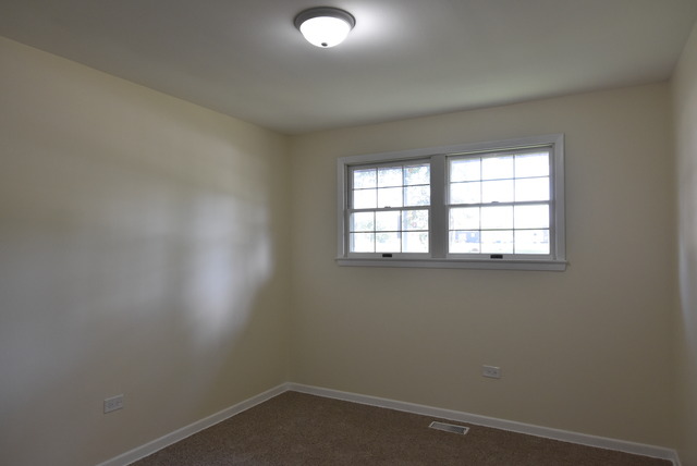 340 S Hale St, Addison, IL 60101 photo 12