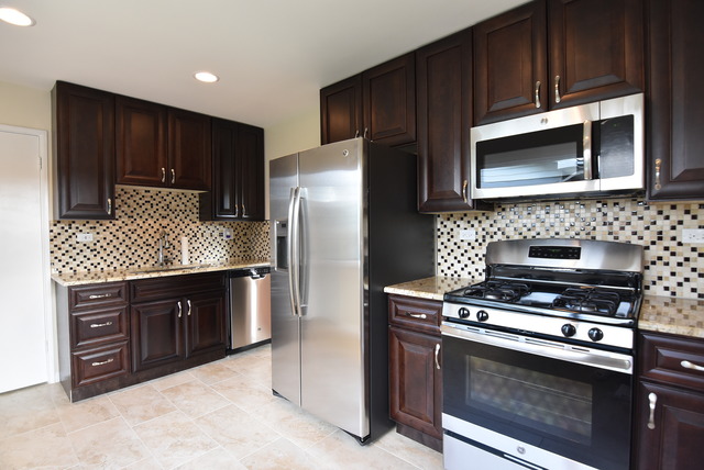 340 S Hale St, Addison, IL 60101 photo 3