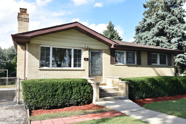 340 S Hale St, Addison, IL 60101 photo 2