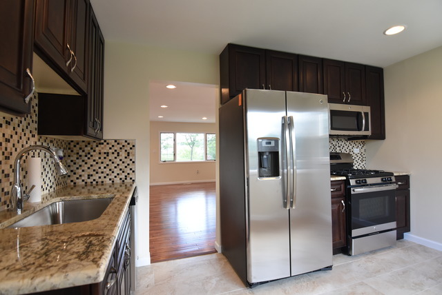 340 S Hale St, Addison, IL 60101 photo 4