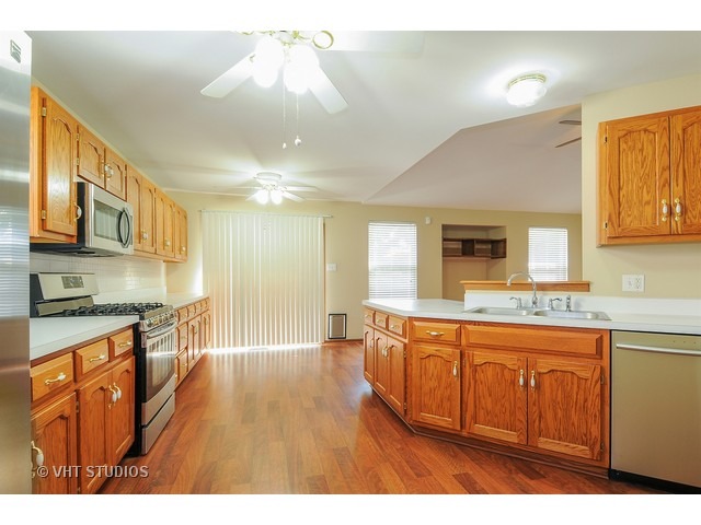 4706 Osprey Ln, Plainfield, IL 60586 photo 3