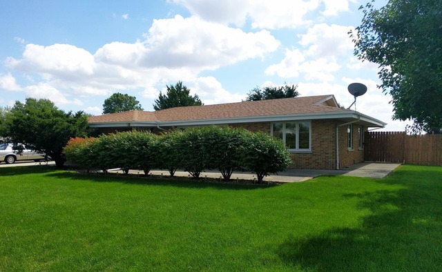 6945 E Rice Rd, Gardner, IL 60424 photo 1