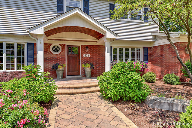 223 E Farnham Ln, Wheaton, IL 60189 photo 2