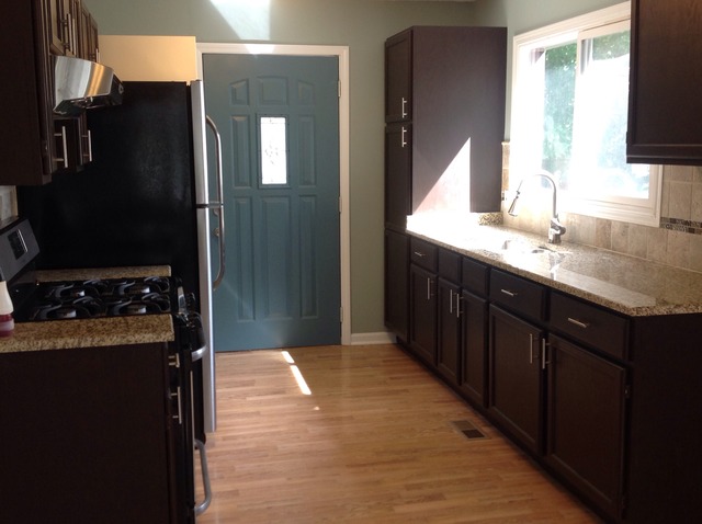 1204 Gates St, Aurora, IL 60505 photo 4