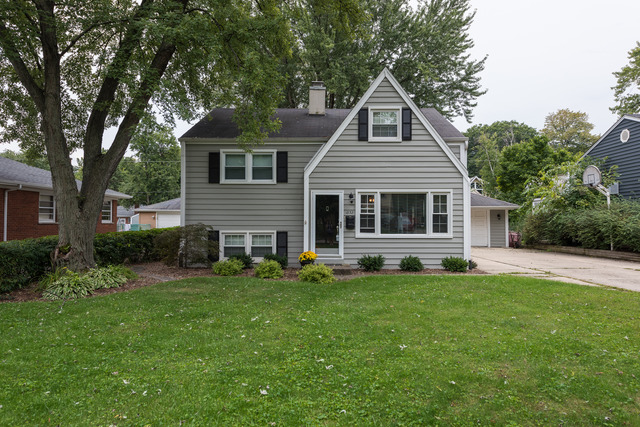 1832 E Liberty Dr, Wheaton, IL 60187 photo 1