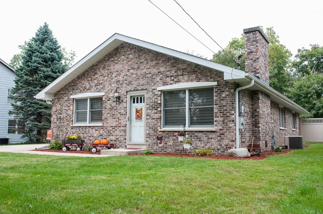116 E Tyler St, Oswego, IL 60543 photo 2