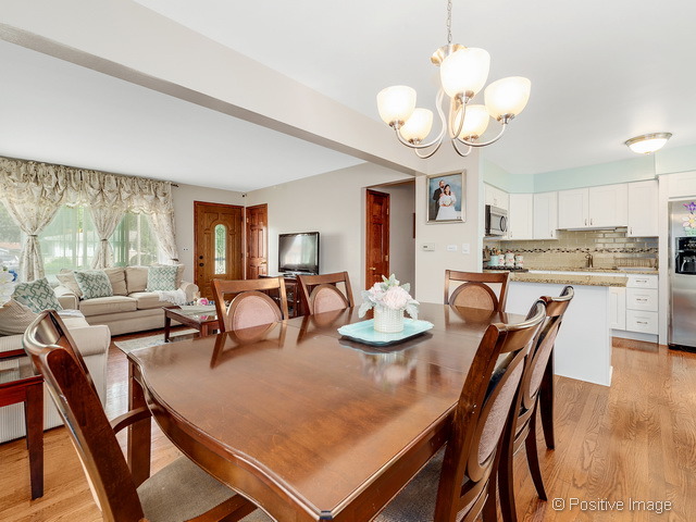 311 E Myrick Ave, Addison, IL 60101 photo 4