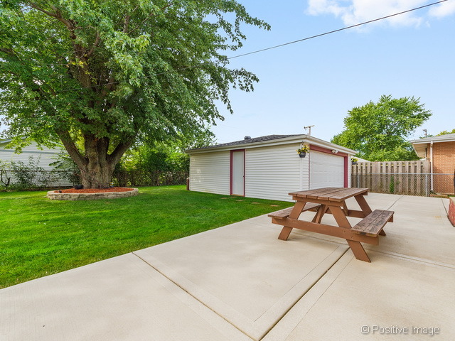 311 E Myrick Ave, Addison, IL 60101 photo 14