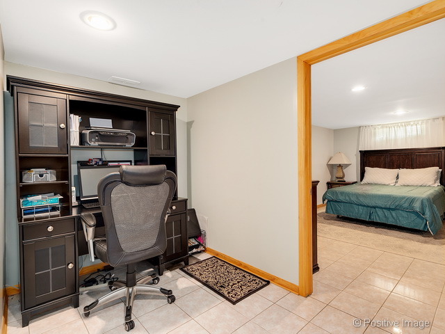 311 E Myrick Ave, Addison, IL 60101 photo 11