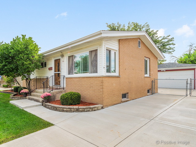 311 E Myrick Ave, Addison, IL 60101 photo 2
