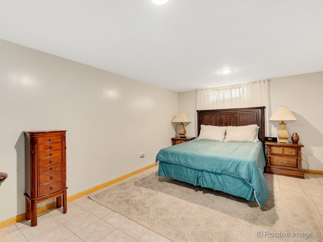 311 E Myrick Ave, Addison, IL 60101 photo 12