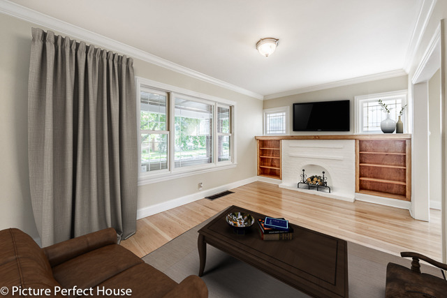 941 Mapleton Ave, Oak Park, IL 60302 photo 3
