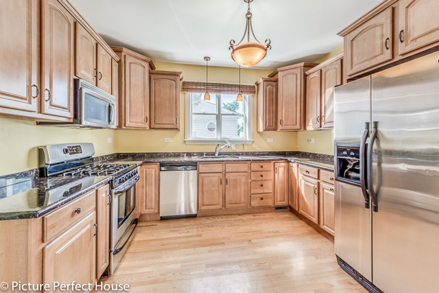 941 Mapleton Ave, Oak Park, IL 60302 photo 9