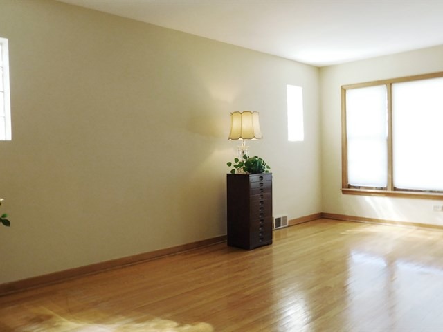 2833 Ruby St, Franklin Park, IL 60131 photo 2