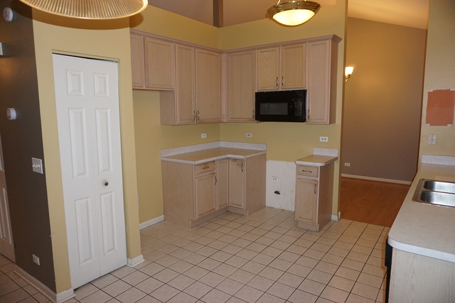 11605 S Decathalon Ln, Plainfield, IL 60585 photo 6