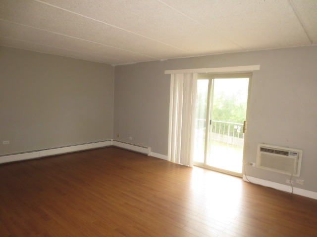 586 Fairway View Dr #3D, Wheeling, IL 60090 photo 3