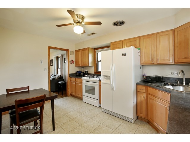 403 Mcclure Ave, Elgin, IL 60123 photo 4