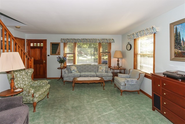 610 Arlington Ave, Des Plaines, IL 60016 photo 5