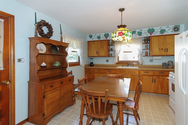 610 Arlington Ave, Des Plaines, IL 60016 photo 9