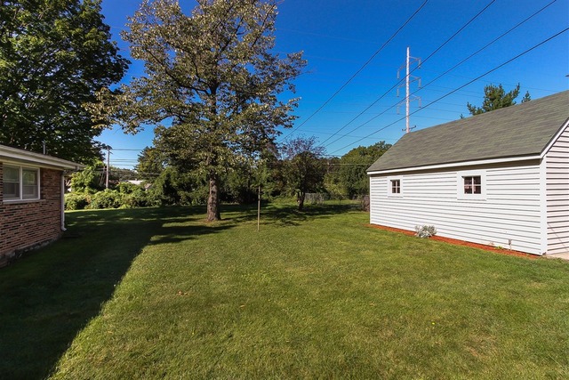 610 Arlington Ave, Des Plaines, IL 60016 photo 22