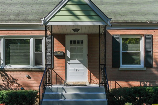 610 Arlington Ave, Des Plaines, IL 60016 photo 2