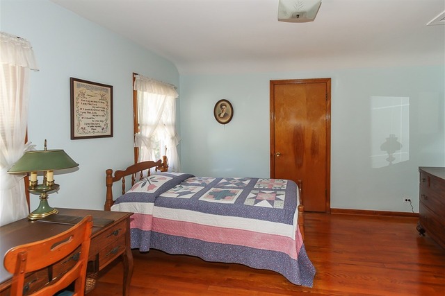 610 Arlington Ave, Des Plaines, IL 60016 photo 17