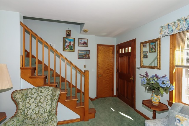 610 Arlington Ave, Des Plaines, IL 60016 photo 3