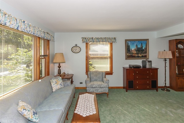 610 Arlington Ave, Des Plaines, IL 60016 photo 6