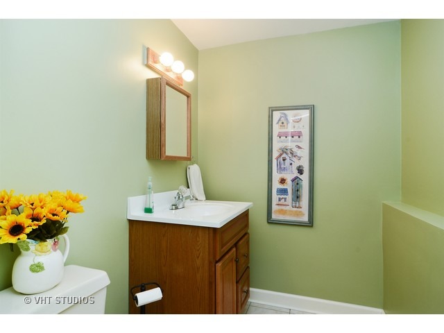 1827 E Cree Ln, Mount Prospect, IL 60056 photo 13
