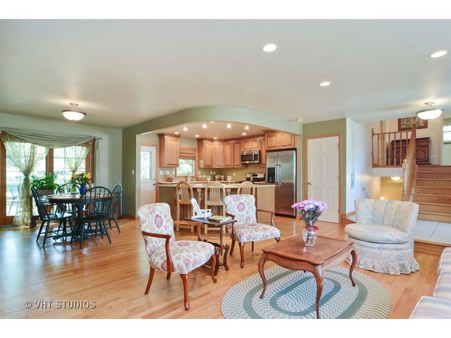 1827 E Cree Ln, Mount Prospect, IL 60056 photo 6