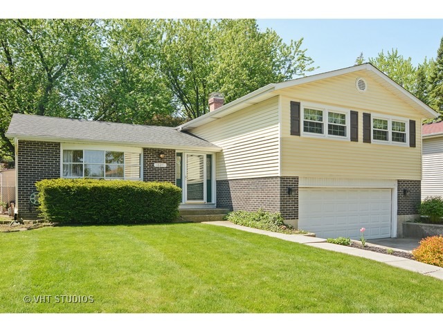 1827 E Cree Ln, Mount Prospect, IL 60056 photo 1