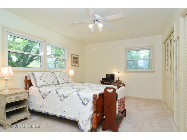 1827 E Cree Ln, Mount Prospect, IL 60056 photo 8