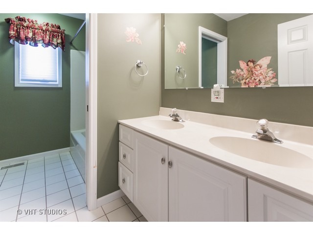 295 Pinecrest Ct, Aurora, IL 60502 photo 12
