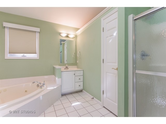 295 Pinecrest Ct, Aurora, IL 60502 photo 9