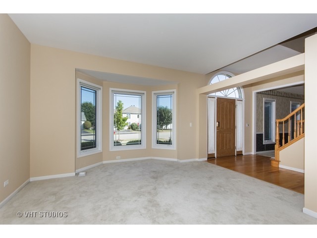 295 Pinecrest Ct, Aurora, IL 60502 photo 6