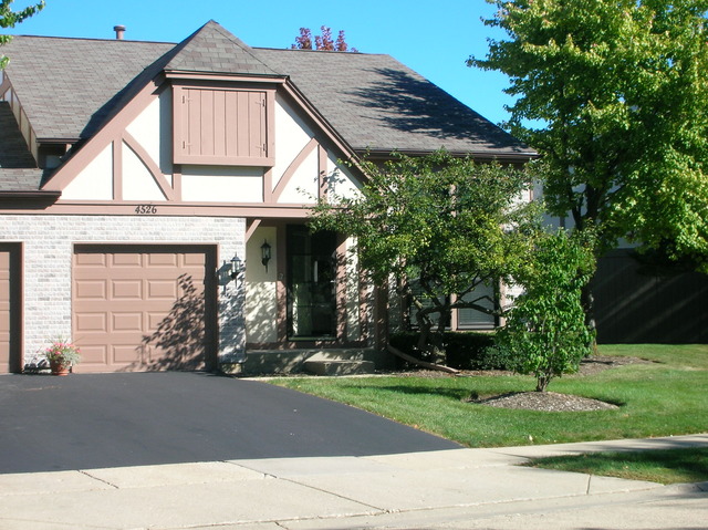 4526 Opal Dr, Hoffman Estates, IL 60192 photo 1
