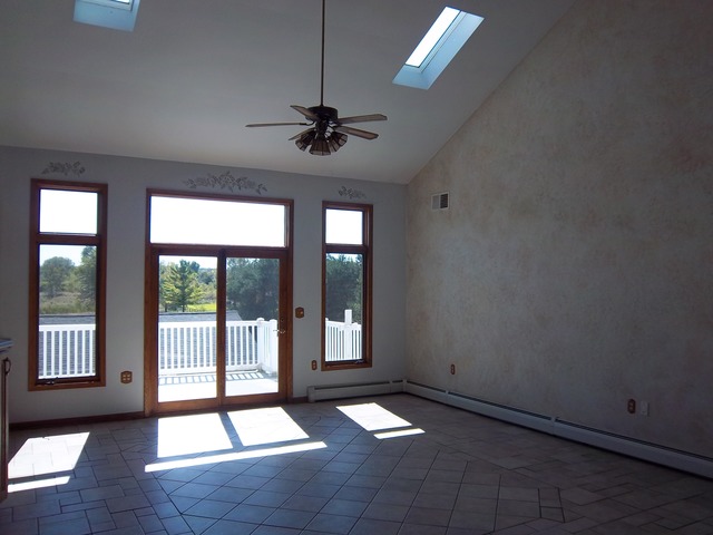 10501 Button Rd, Hebron, IL 60034 photo 5