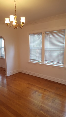 2237 W Argyle St, Chicago, IL 60625 photo 3