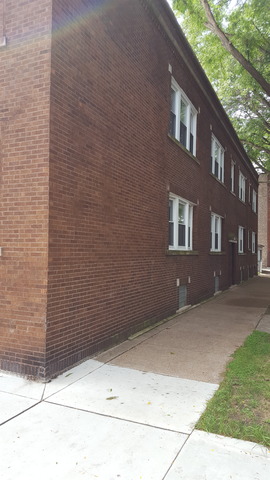 2237 W Argyle St, Chicago, IL 60625 photo 8