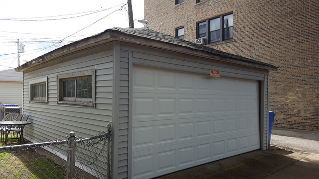 2237 W Argyle St, Chicago, IL 60625 photo 7