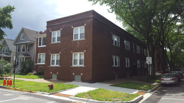 2237 W Argyle St, Chicago, IL 60625 photo 2